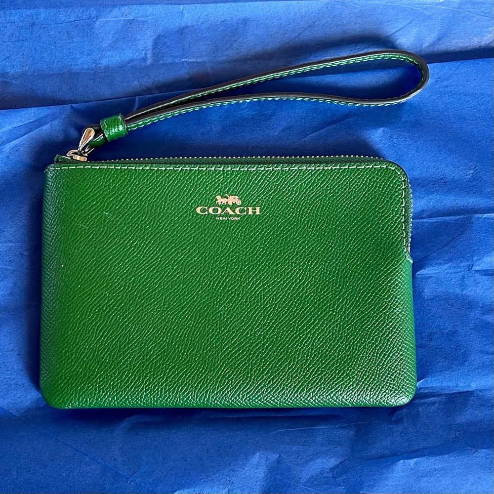 Coach pebbled leather zippered coin wristlet